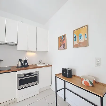 Nestor&jeeves - Riviera - - Very Close Sea *